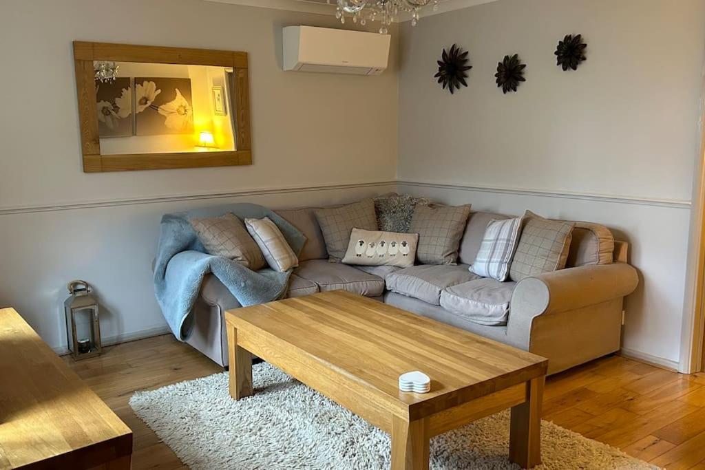 Cosy 2 Bed, Home From Home Haddenham  Eksteriør bilde