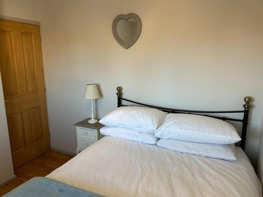 Cosy 2 Bed, Home From Home Haddenham  Eksteriør bilde
